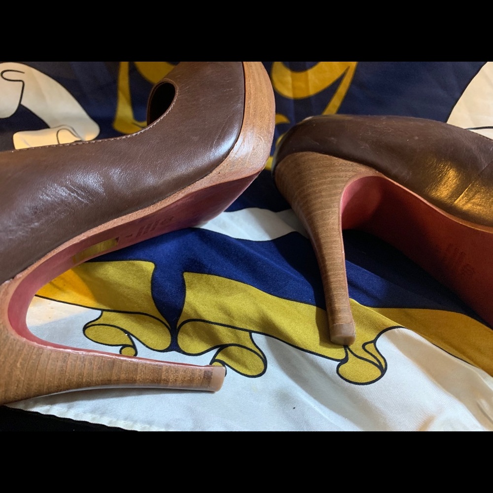 Peep toe